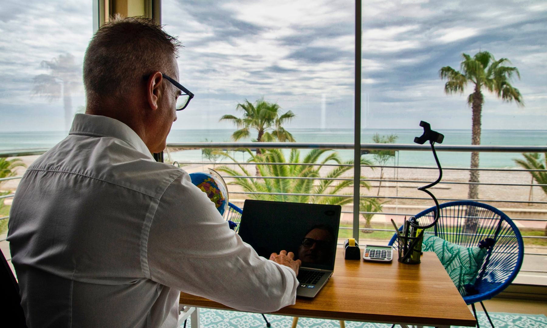 ¿Teletrabajas en agosto?